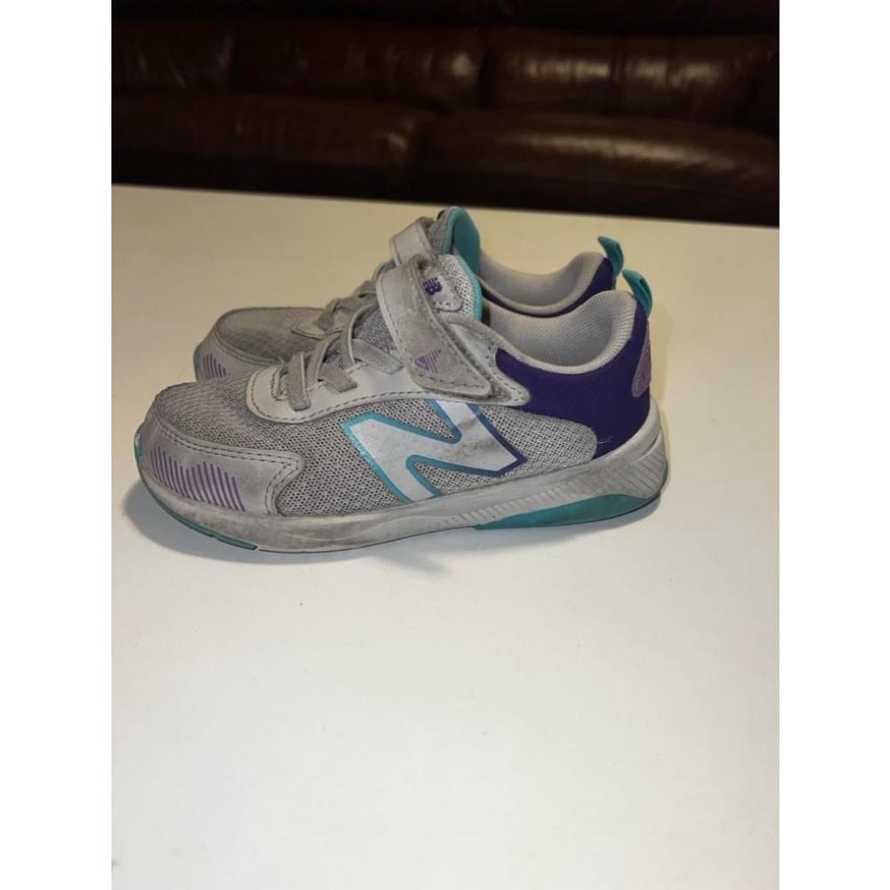 Girls toddler new balance shoes size 10